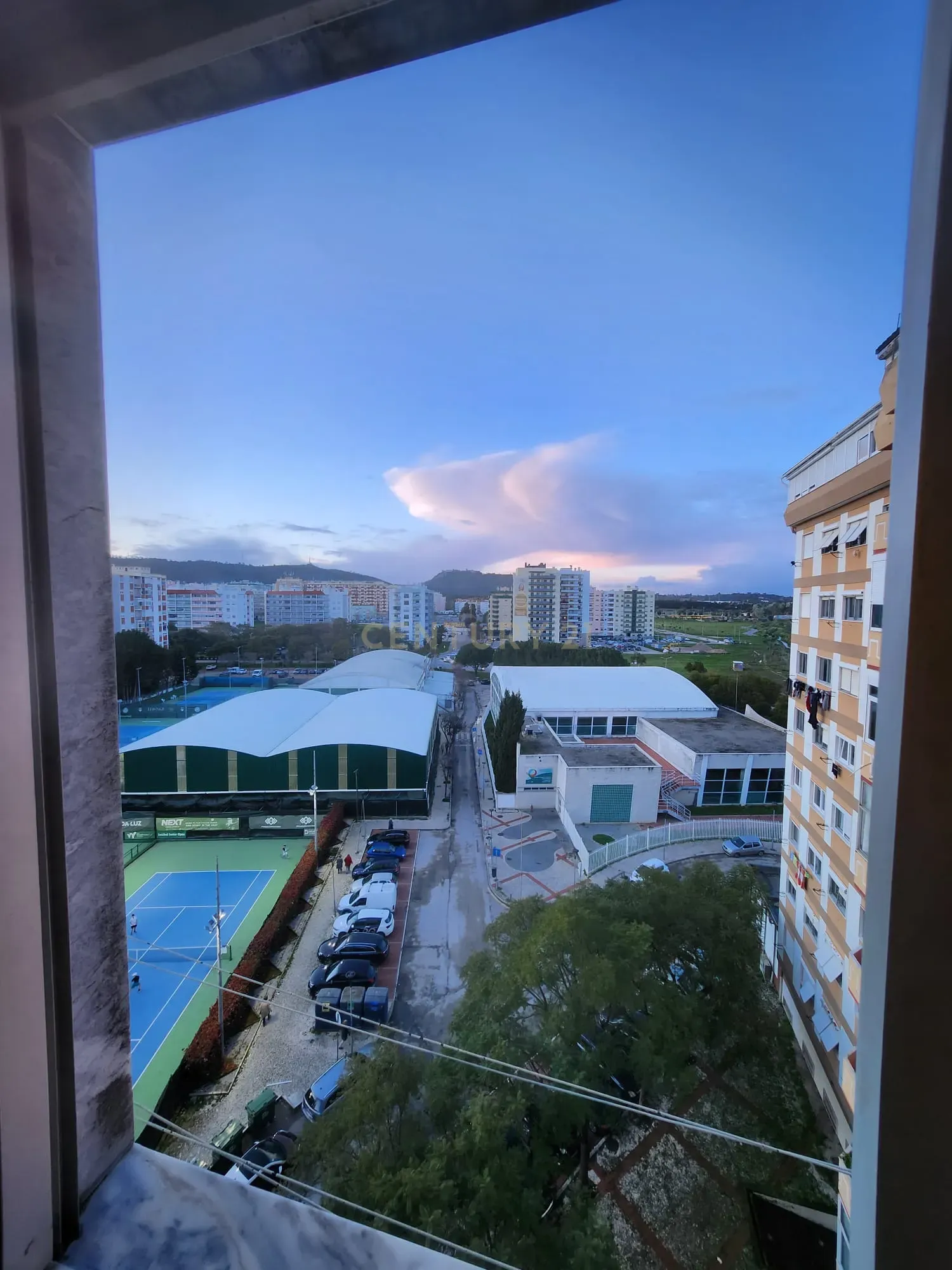 Apartamento Moderno em Setúbal com Vista para a Cidade e Montanha - Image 12